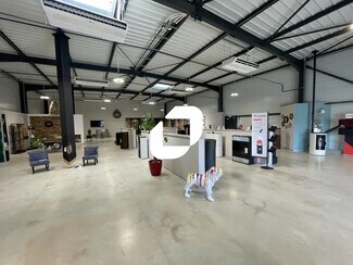 Plus de détails pour Bureau, Commerce de détail à louer