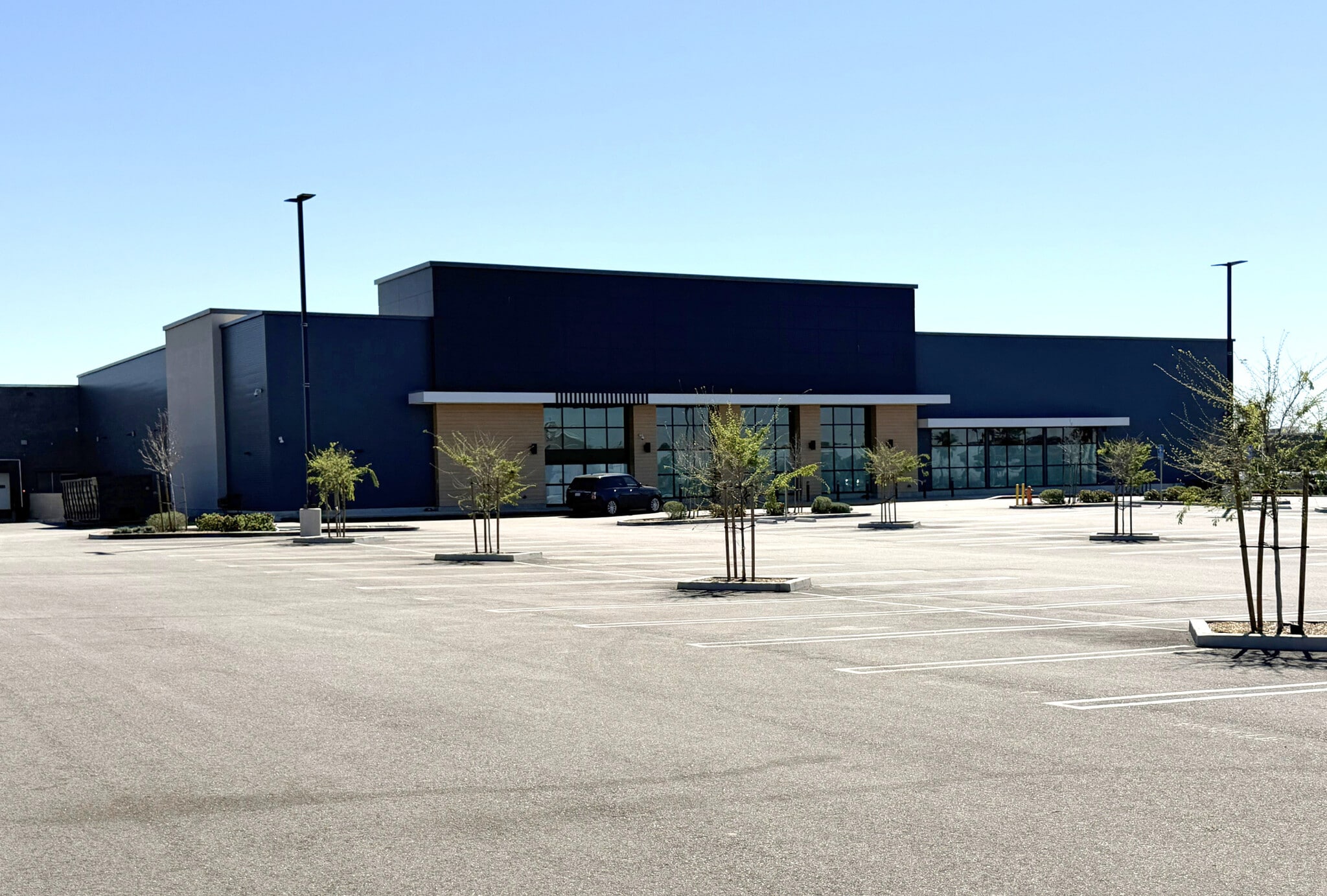 16188 S Highland Ave, Fontana, CA for lease Building Photo- Image 1 of 1