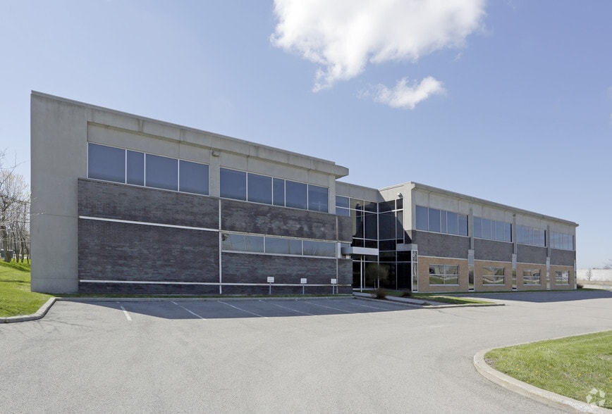 17550 Rte Transcanadienne, Montréal, QC à louer - Photo principale - Image 1 de 3