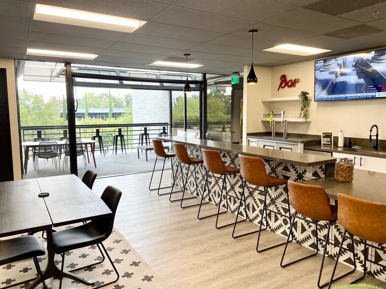 18012 Cowan, Irvine, CA for lease - Building Photo - Image 3 of 13