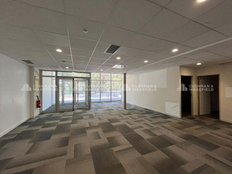 430 Rue Pierre Simon Laplace, Aix-en-Provence for lease - Building Photo - Image 2 of 35