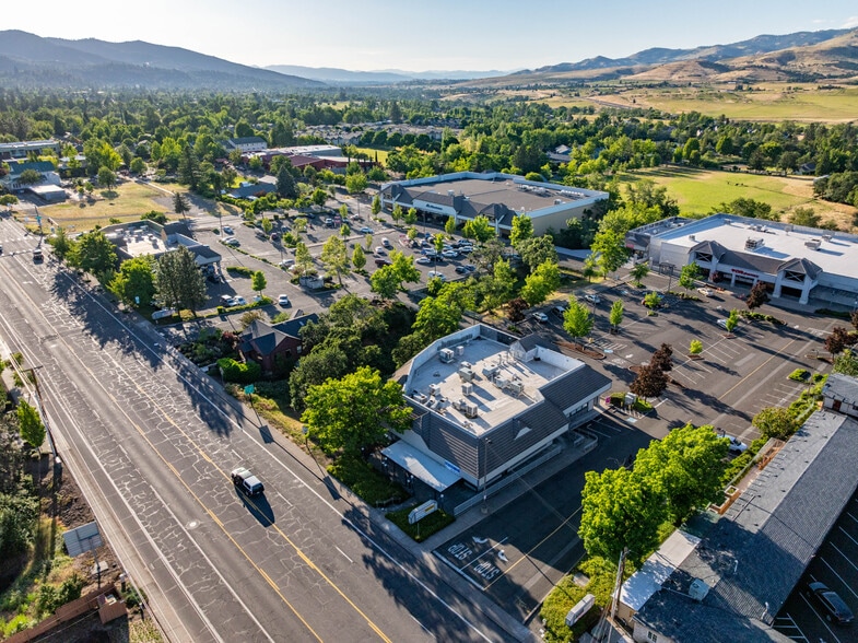 2345 Ashland St, Ashland, OR for lease - Building Photo - Image 3 of 49