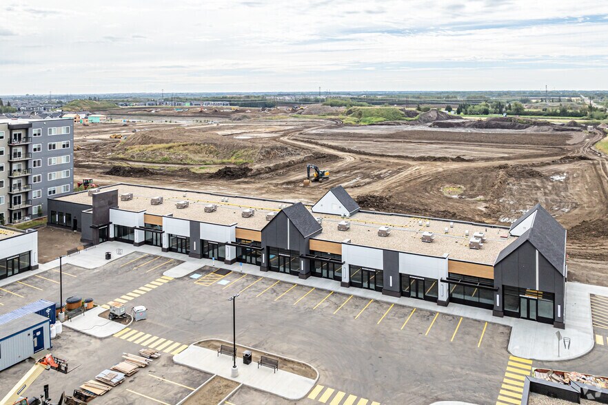 5335 Edgemont Blvd NW, Edmonton, AB à vendre - Aérien - Image 2 de 4