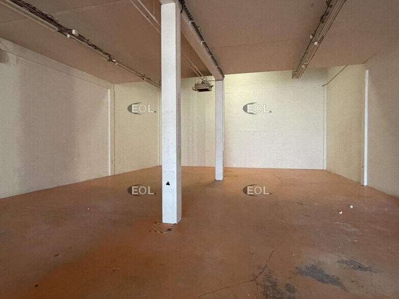 Flex in Gennevilliers for lease - Interior Photo - Image 3 of 16