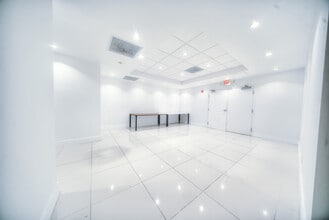 301 Arthur Godfrey Rd, Miami Beach, FL for sale Interior Photo- Image 2 of 7