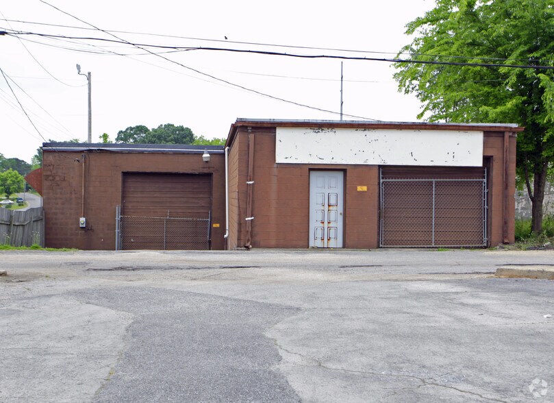 807 8th St N, Bessemer, AL à louer - Photo du bâtiment - Image 2 de 2