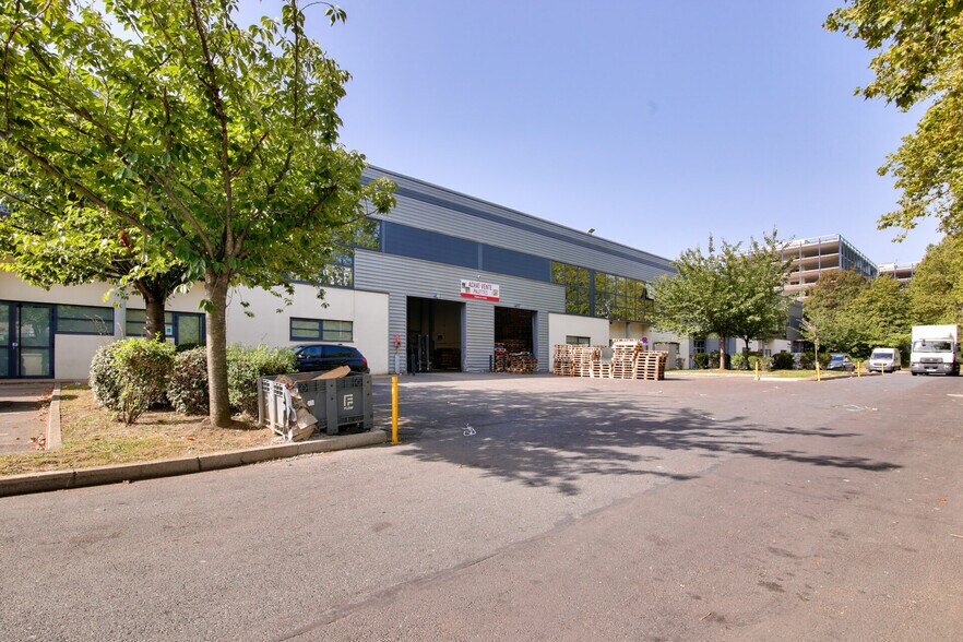 Flex dans Le Blanc-Mesnil à louer - Photo du bâtiment - Image 2 de 3