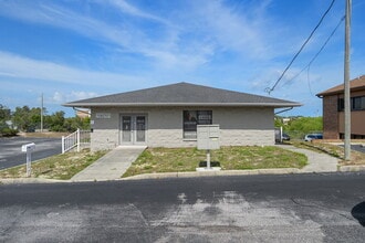 7125 Mariner Blvd, Spring Hill, FL à louer Photo du bâtiment- Image 2 de 50
