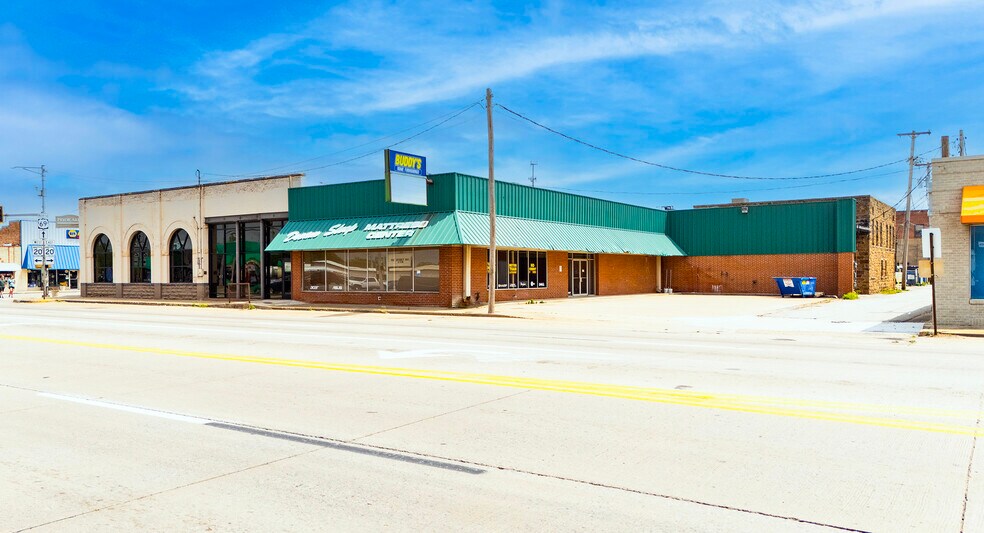 104 E Graham Ave, Pryor, OK à vendre - Photo du bâtiment - Image 3 de 32