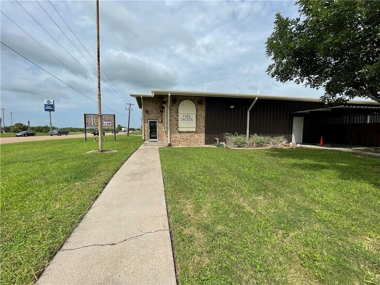 1002 Victoria, Refugio, TX à vendre - Photo du bâtiment - Image 2 de 40