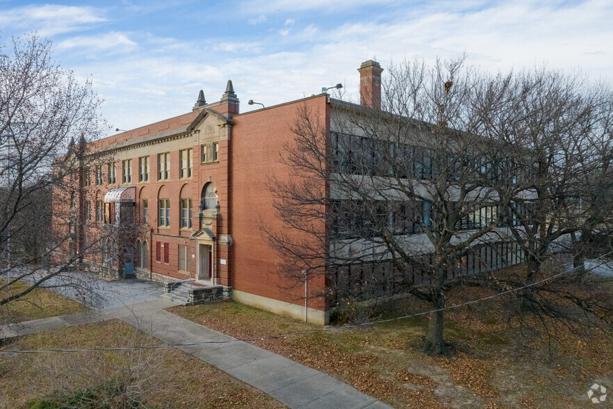 4210 E 45th St, Kansas City, MO à vendre - Photo du bâtiment - Image 3 de 4