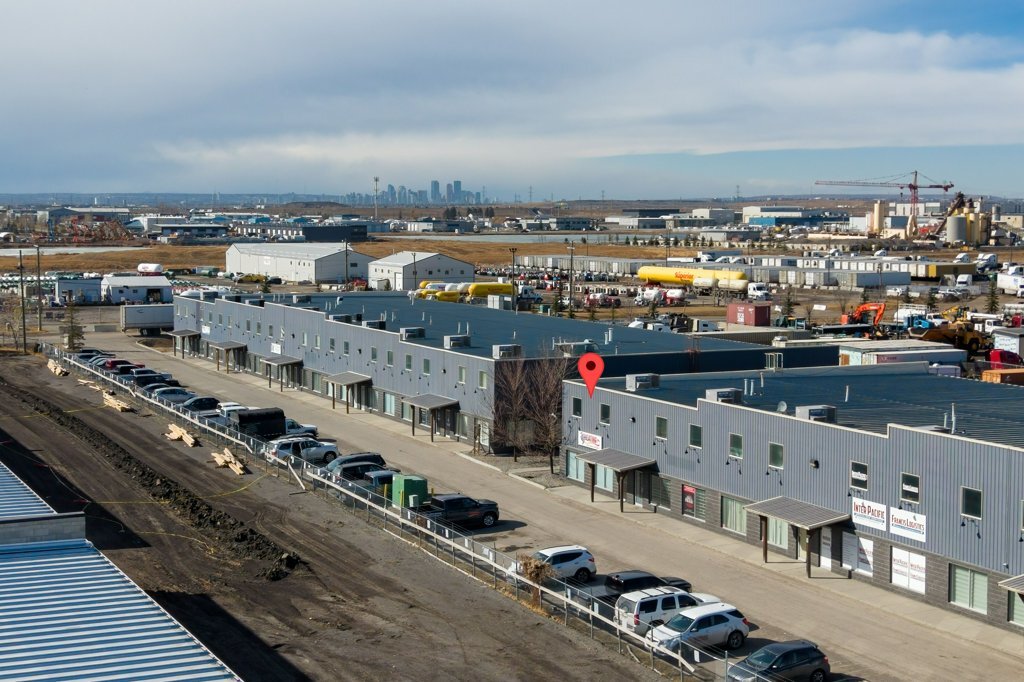 10 Wrangler Pl, Rocky View C, AB for sale Primary Photo- Image 1 of 14