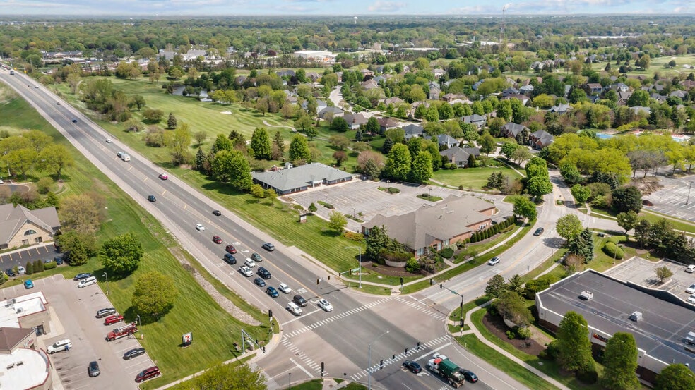 2323 Fargo Blvd, Geneva, IL for sale - Building Photo - Image 1 of 10