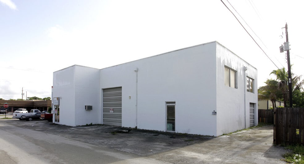 5888 Johnson St, Hollywood, FL for lease - Building Photo - Image 3 of 4