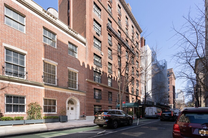 45 E 62nd St, New York, NY à vendre - Photo du bâtiment - Image 3 de 5