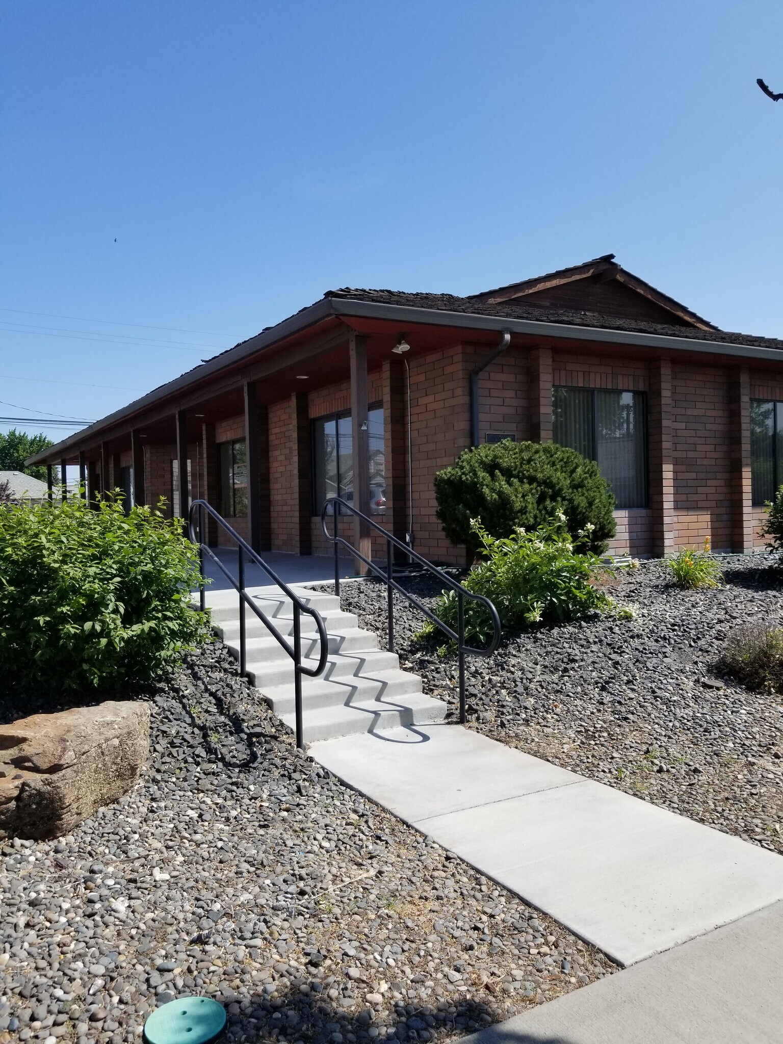 333 E Main St, Hermiston, OR à vendre Photo principale- Image 1 de 24