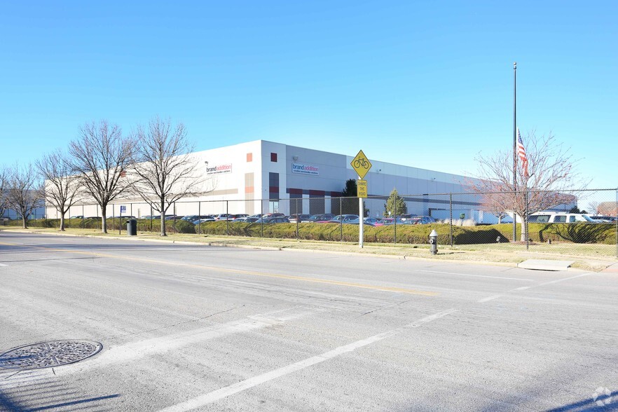 909-1019 N 20th St, Saint Louis, MO for lease - Building Photo - Image 1 of 8