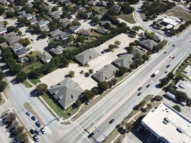 3201 Teasley Ln, Denton, TX à louer - Photo du bâtiment - Image 1 de 6