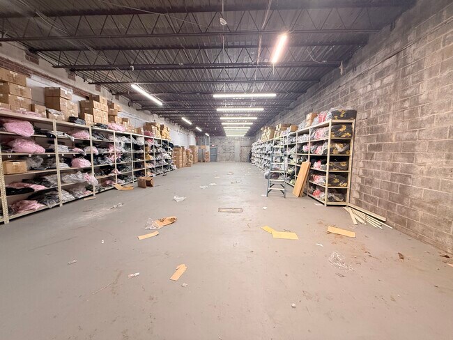 Plus de détails pour 198 Canal St, Ellenville, NY - Industriel à louer