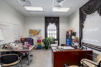 225-243 Main St, Middletown, CT for lease Interior Photo- Image 2 of 3