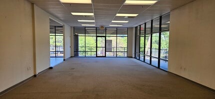 6035 Peachtree Rd, Atlanta, GA à louer Photo intérieure- Image 2 de 5