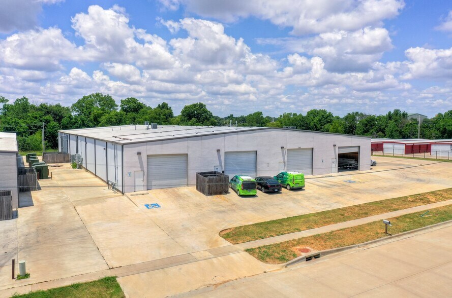 1158 N Birch Ave, Broken Arrow, OK à louer - Photo du bâtiment - Image 3 de 16