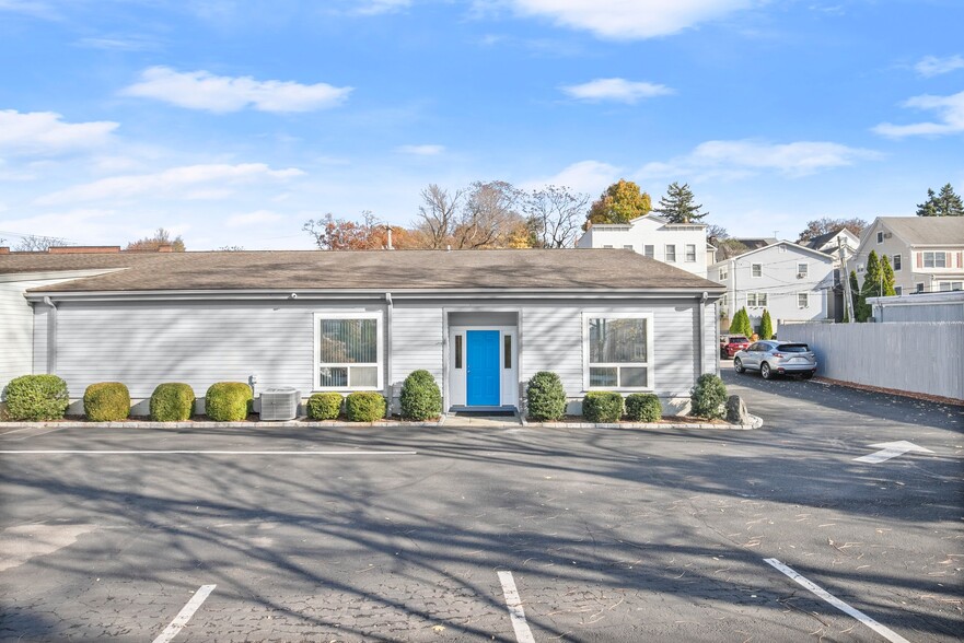 6 Oak St W, Greenwich, CT for lease - Building Photo - Image 1 of 5