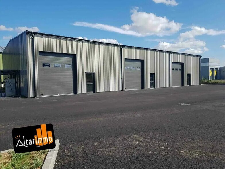Flex in Vernouillet for lease - Building Photo - Image 1 of 4