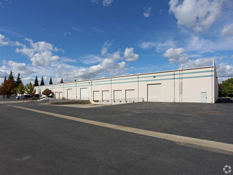 11391 Sunrise Gold Cir, Rancho Cordova, CA for lease - Building Photo - Image 1 of 9