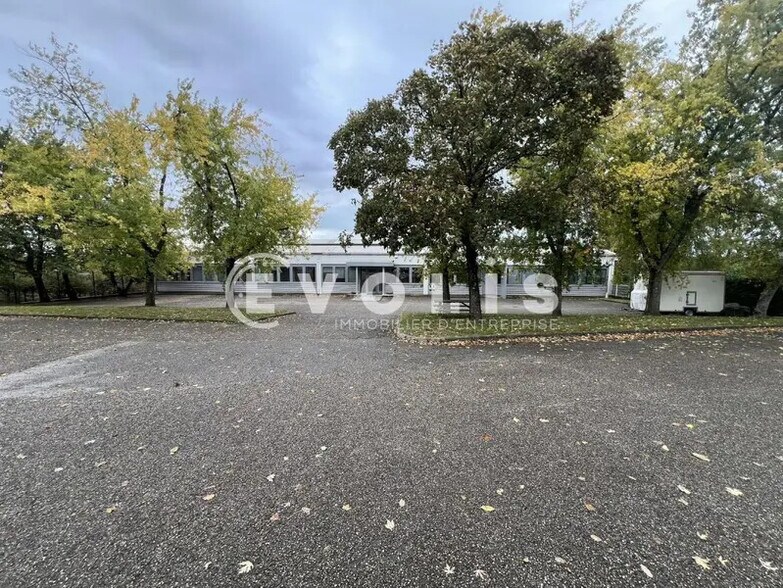 9 Rue Du Dauphiné, Saint-Priest for lease - Building Photo - Image 3 of 33