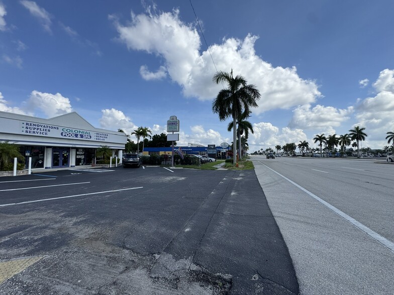 4290 S Cleveland Ave, Fort Myers, FL for sale - Building Photo - Image 2 of 4