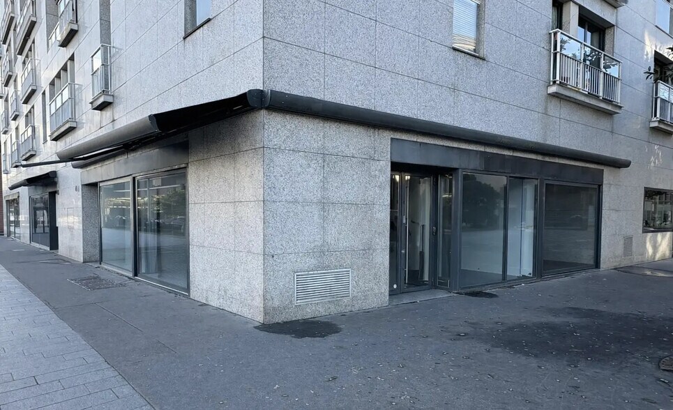 Bureau dans Paris à vendre - Photo du bâtiment - Image 2 de 3