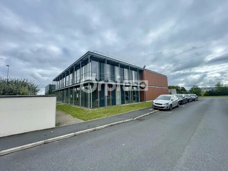 Office in Reims for lease - Building Photo - Image 1 of 5