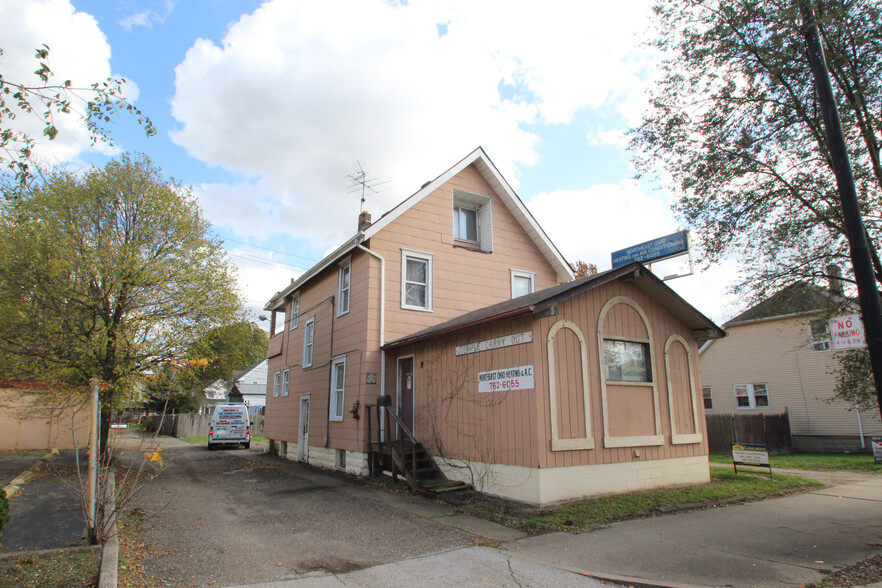 703 N Main St, Akron, OH à vendre - Photo du bâtiment - Image 1 de 1