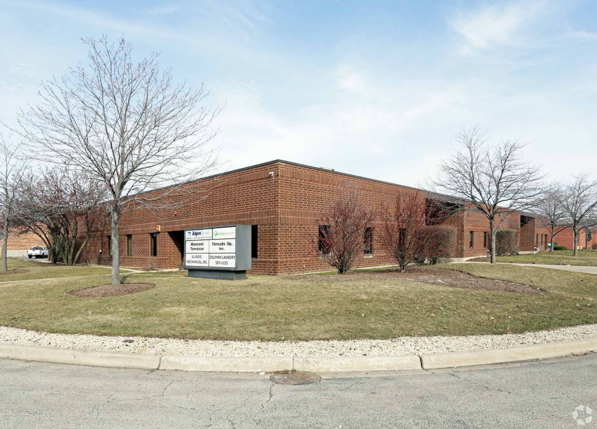 141-145 Bernice Dr, Bensenville, IL for lease Primary Photo- Image 1 of 9