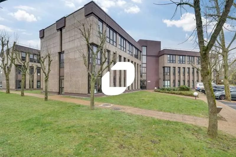 4/6 Avenue Du Vieil Etang, Montigny-le-Bretonneux for lease Building Photo- Image 1 of 18