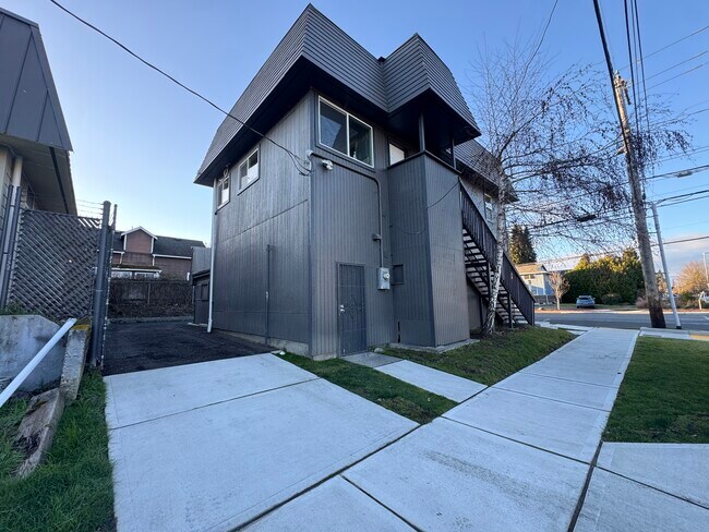 Plus de détails pour 2102 S 12th St, Tacoma, WA - Bureau à vendre