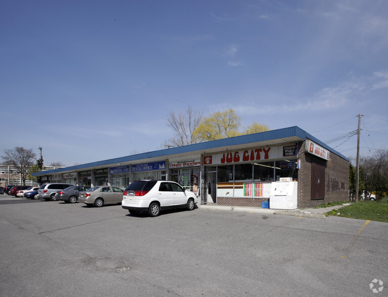 80-96 Dearham Wood Dr, Toronto, ON for lease - Building Photo - Image 2 of 2