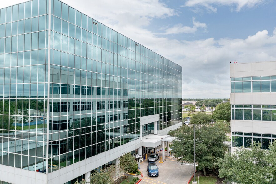 11914 Astoria Blvd, Houston, TX à louer - Photo du bâtiment - Image 2 de 4