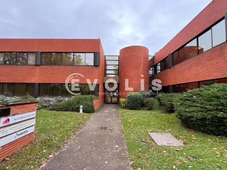 Office in Mérignac for lease - Building Photo - Image 1 of 6