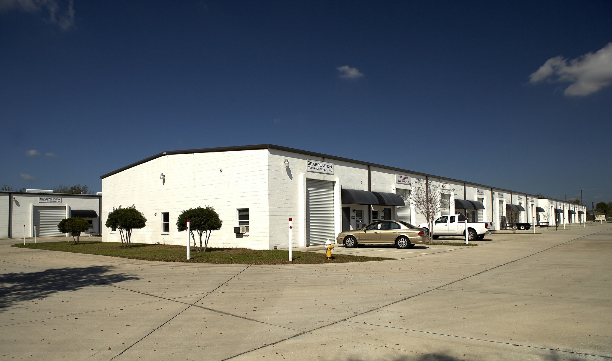 8000-8016 118th Ave N, Largo, FL à louer Photo du bâtiment- Image 1 de 11