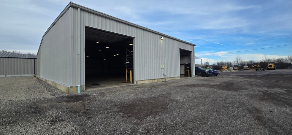 1359 E Hanthorn Rd, Lima, OH for lease - Building Photo - Image 1 of 4