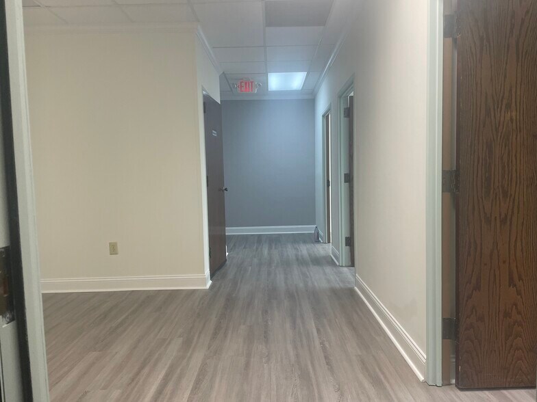 101 Conner Dr, Chapel Hill, NC à louer - Photo du bâtiment - Image 2 de 20