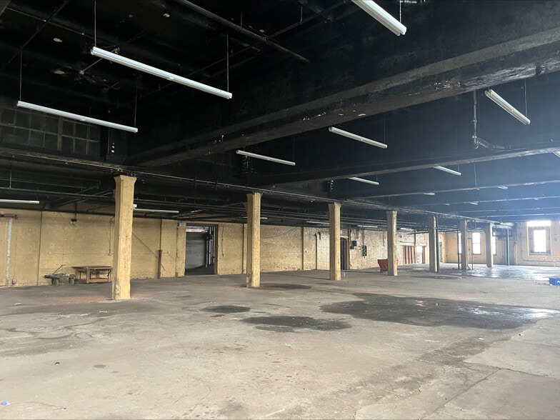 2427-2435 W York St, Philadelphia, PA for sale - Building Photo - Image 2 of 10