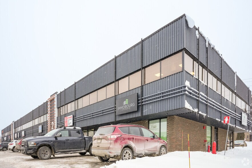 5350 Boul Henri-Bourassa, Québec, QC à louer - Photo du bâtiment - Image 2 de 3