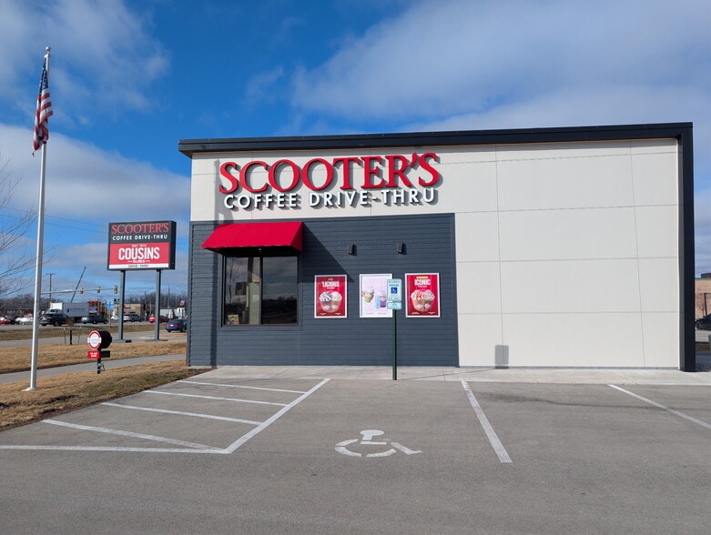 3626 W College Ave, Appleton, WI for sale - Building Photo - Image 2 of 5