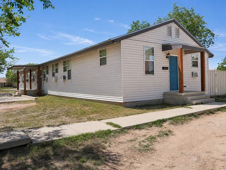 2400 College Ave, Midland, TX for lease - Building Photo - Image 3 of 10