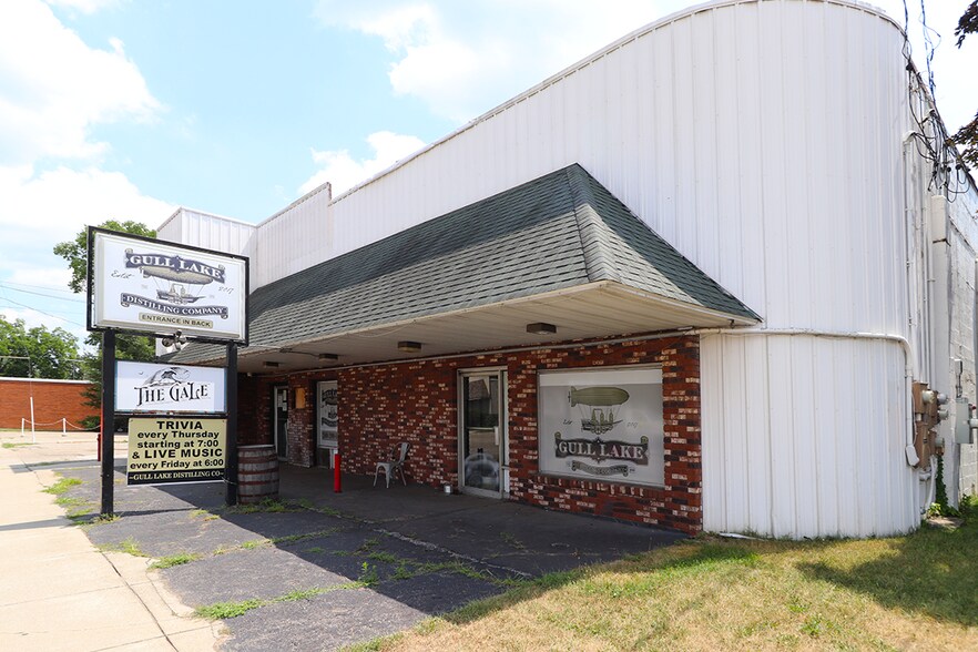 92 E Michigan Ave, Galesburg, MI à vendre - Photo du bâtiment - Image 1 de 55