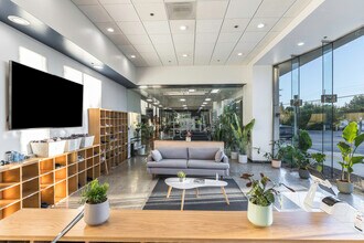 82 Pioneer Way, Mountain View, CA for lease Building Photo- Image 1 of 11