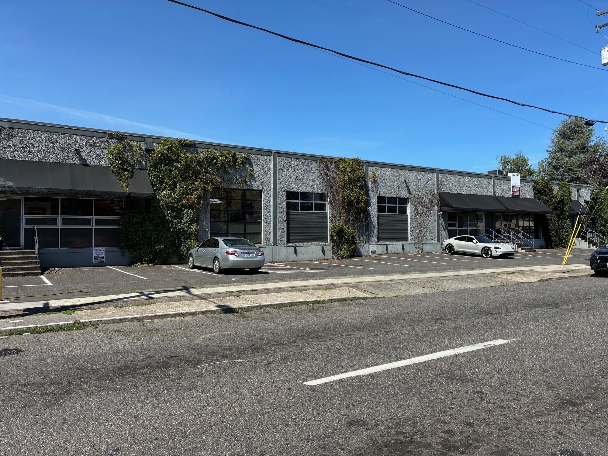 2421-2455 SE 11th Ave, Portland, OR for lease Primary Photo- Image 1 of 5